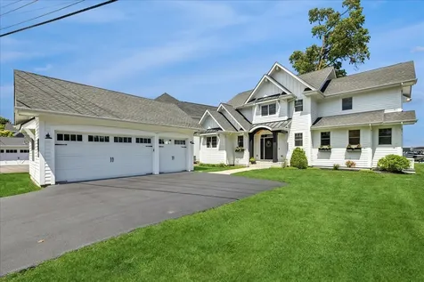 225 Edgewater Drive Crystal Lake IL 60014