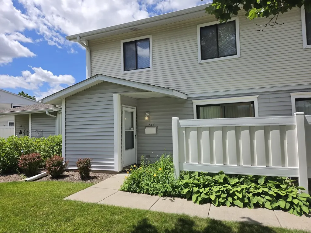 727 Whitesail Drive Schaumburg IL 60194