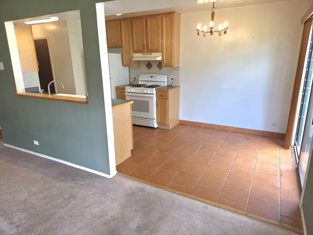 727 Whitesail Drive Schaumburg IL 60194