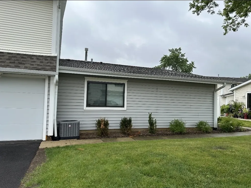 727 Whitesail Drive Schaumburg IL 60194
