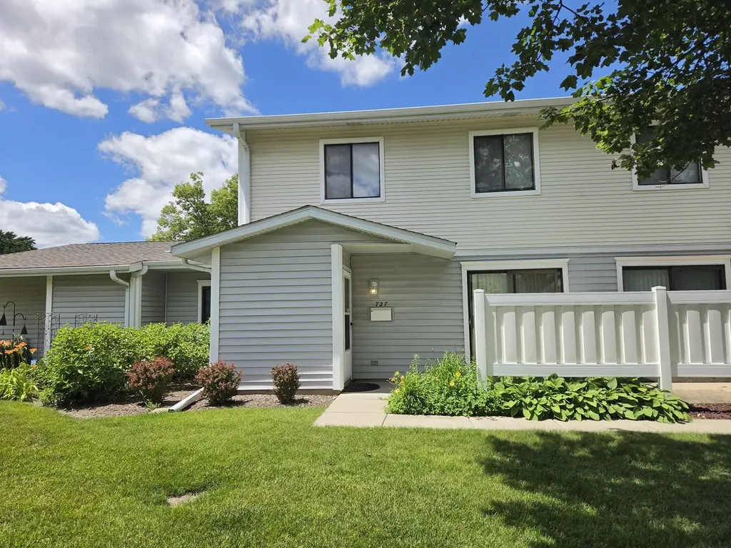 727 Whitesail Drive Schaumburg IL 60194