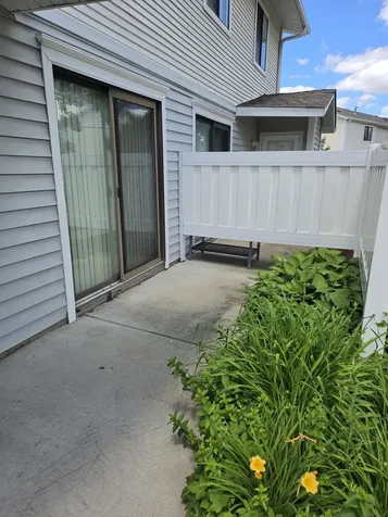 727 Whitesail Drive Schaumburg IL 60194