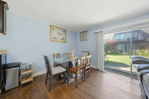11 Cour Caravelle Palos Hills IL 60465