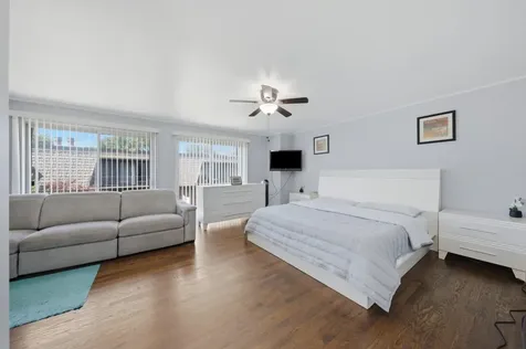 11 Cour Caravelle Palos Hills IL 60465