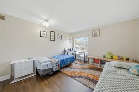 11 Cour Caravelle Palos Hills IL 60465