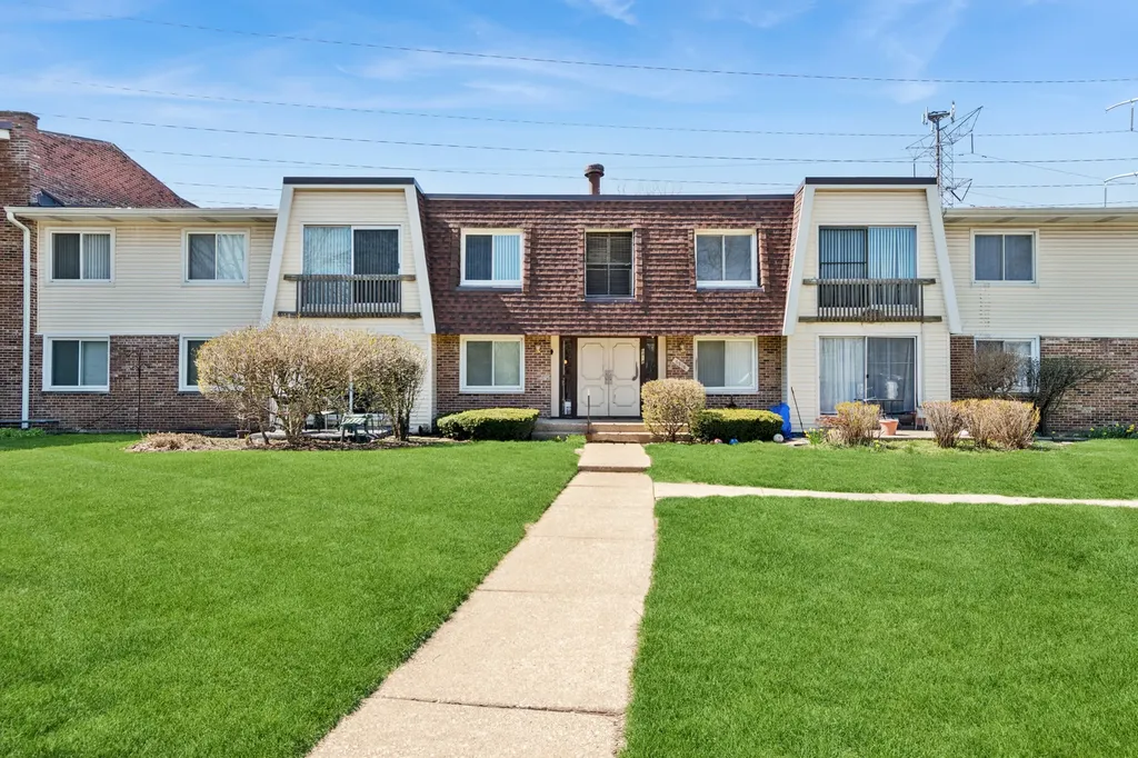 6818 Roberts Drive Woodridge IL 60517