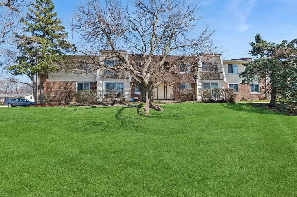 6818 Roberts Drive Woodridge IL 60517
