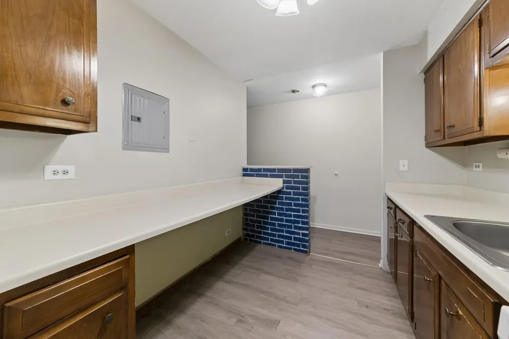6818 Roberts Drive Woodridge IL 60517