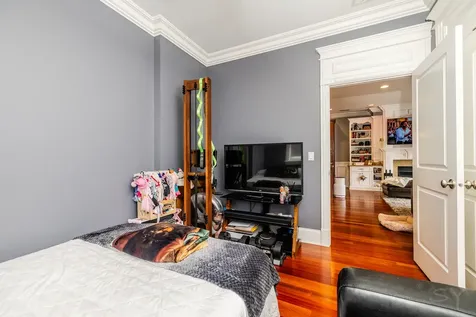 2540 West Diversey Avenue Chicago IL 60647