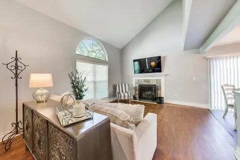 1204 North Knollwood Drive Palatine IL 60067