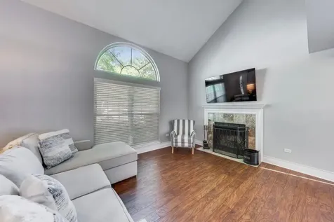 1204 North Knollwood Drive Palatine IL 60067