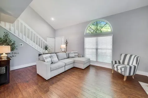 1204 North Knollwood Drive Palatine IL 60067