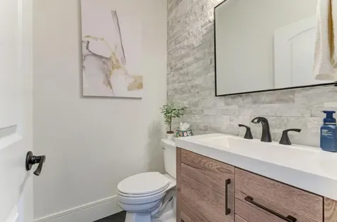 10 Founders Pointe Bloomingdale IL 60108