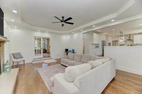 10 Founders Pointe Bloomingdale IL 60108