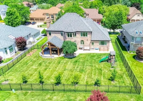 10 Founders Pointe Bloomingdale IL 60108