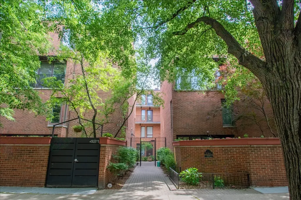 431 West Grant Place Chicago IL 60614