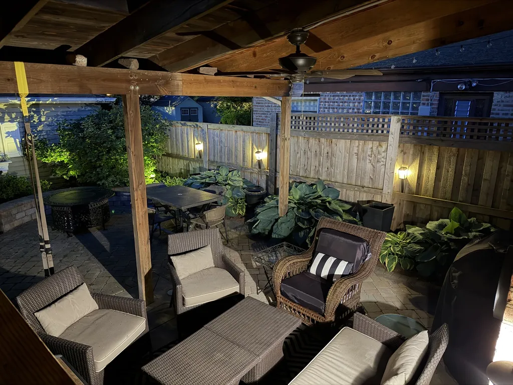 7085 North Mason Avenue Chicago IL 60646