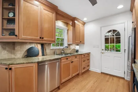 7085 North Mason Avenue Chicago IL 60646