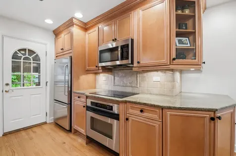 7085 North Mason Avenue Chicago IL 60646