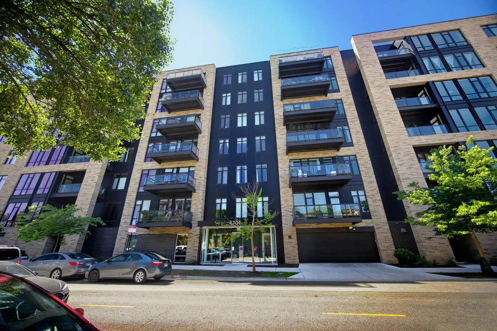 1701 West Webster Avenue Chicago IL 60614