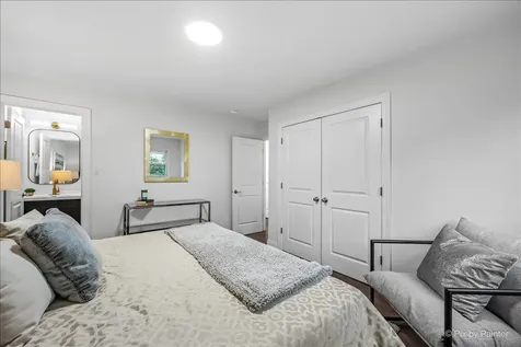 1059 Hickory Lane Elk Grove Village IL 60007