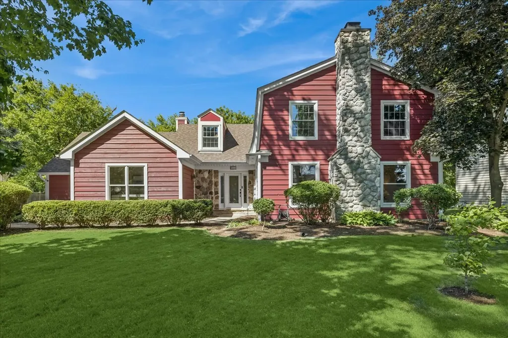 441 Appley Avenue Libertyville IL 60048