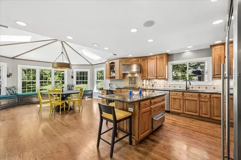 441 Appley Avenue Libertyville IL 60048