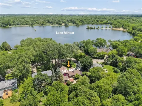 441 Appley Avenue Libertyville IL 60048