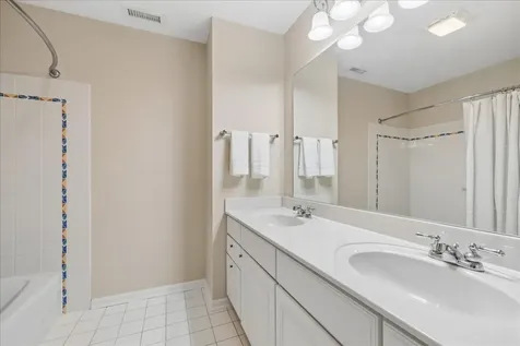 441 Appley Avenue Libertyville IL 60048