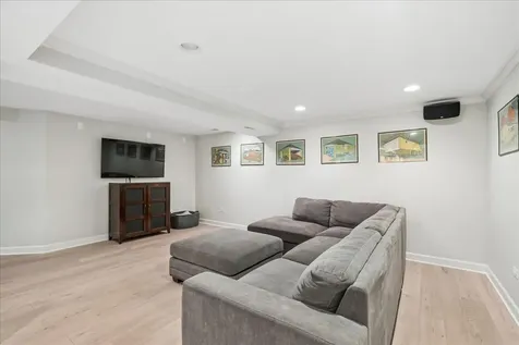 441 Appley Avenue Libertyville IL 60048