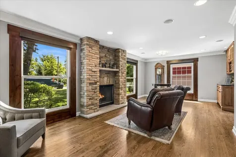 441 Appley Avenue Libertyville IL 60048