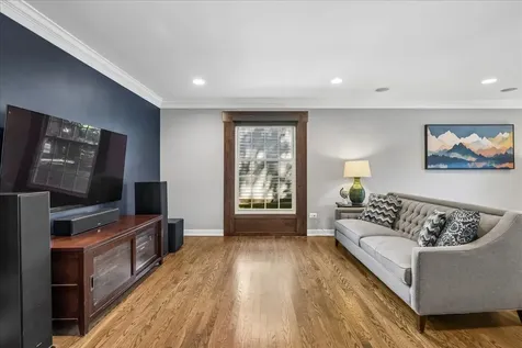 441 Appley Avenue Libertyville IL 60048