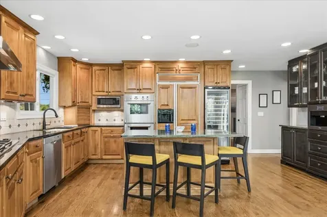 441 Appley Avenue Libertyville IL 60048