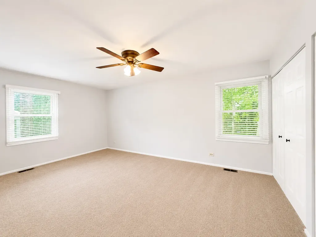 209 Briarheath Lane Naperville IL 60565