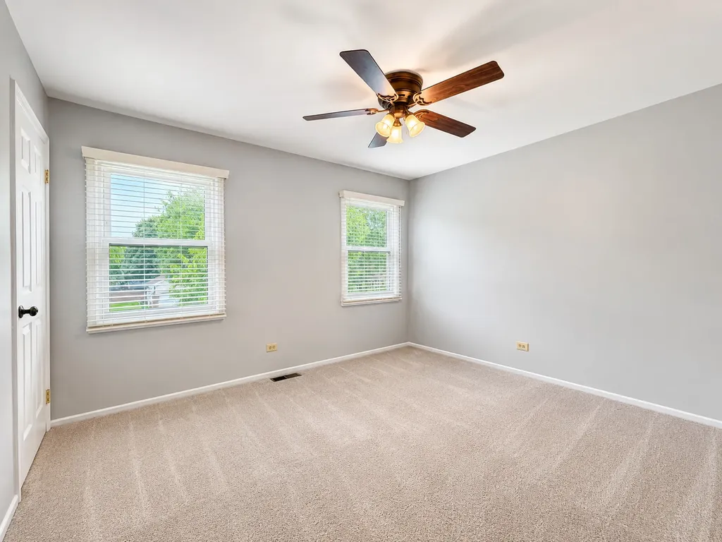 209 Briarheath Lane Naperville IL 60565