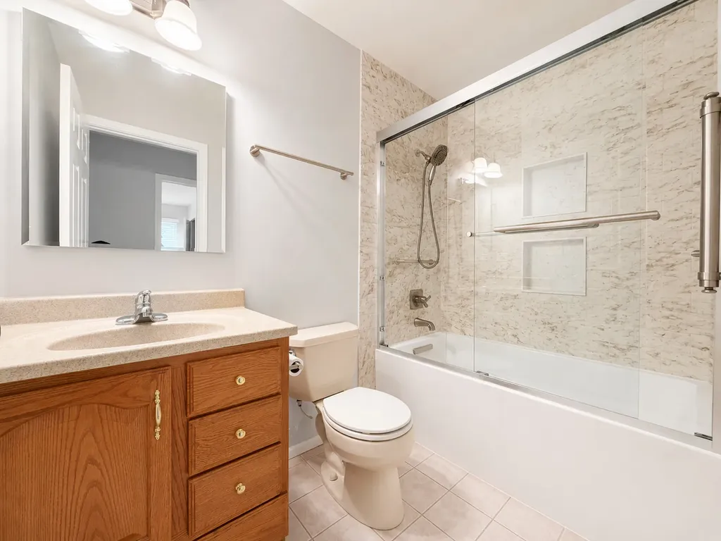 209 Briarheath Lane Naperville IL 60565