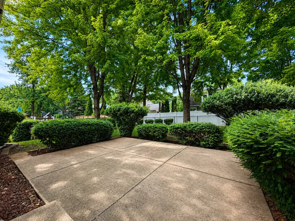 209 Briarheath Lane Naperville IL 60565