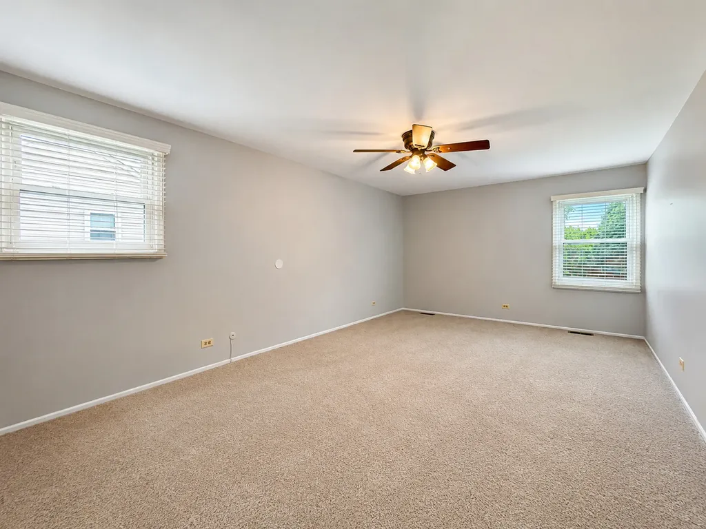 209 Briarheath Lane Naperville IL 60565