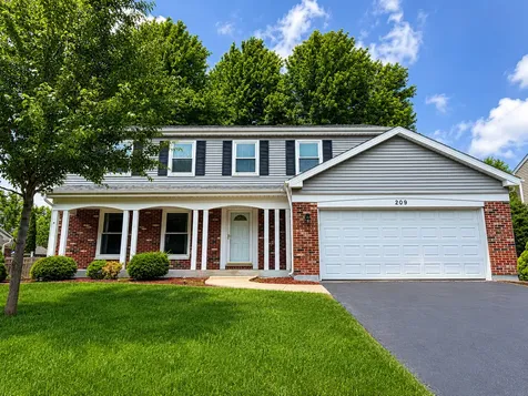 209 Briarheath Lane Naperville IL 60565