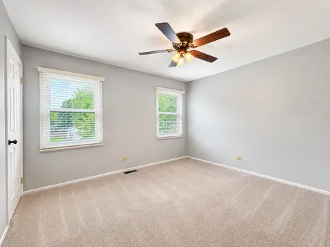 209 Briarheath Lane Naperville IL 60565
