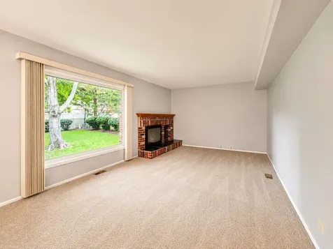 209 Briarheath Lane Naperville IL 60565