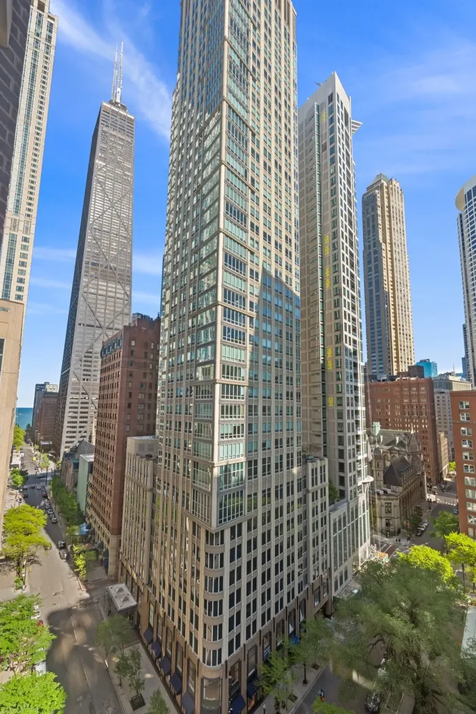 40 East Delaware Place Chicago IL 60611