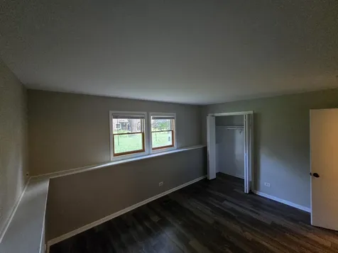 1238-1240 Thomas Drive Woodstock IL 60098
