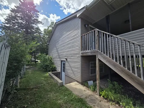 1238-1240 Thomas Drive Woodstock IL 60098