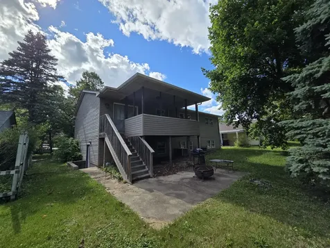 1238-1240 Thomas Drive Woodstock IL 60098