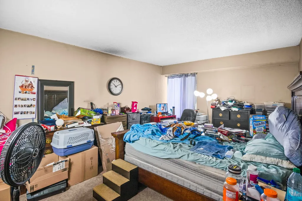 924 South Lake Court Westmont IL 60559