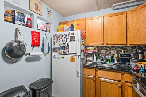 924 South Lake Court Westmont IL 60559