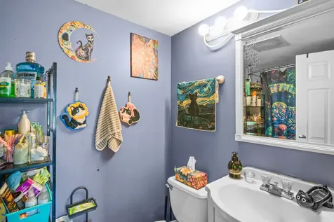 924 South Lake Court Westmont IL 60559