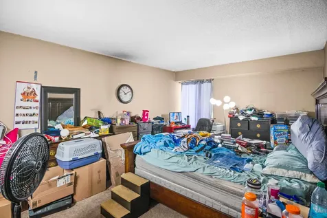 924 South Lake Court Westmont IL 60559