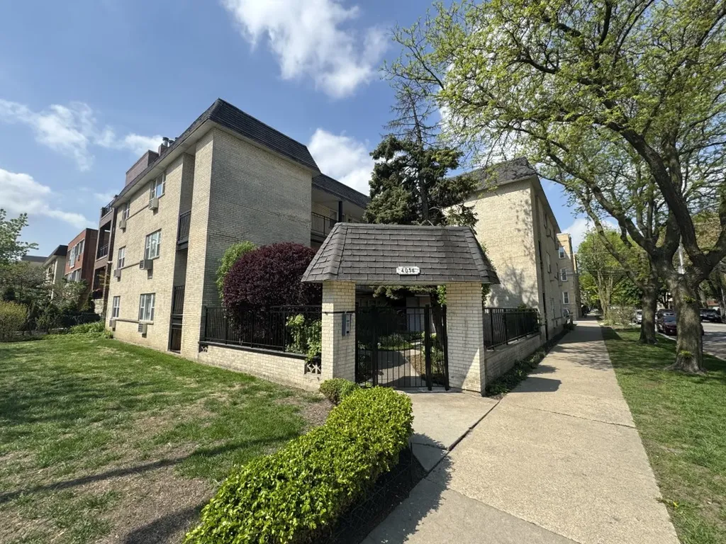 4056 North California Avenue Chicago IL 60618